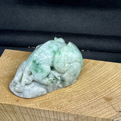 国宝級 糸魚川産最高級翡翠 精密彫刻貔貅 彫刻 ケンちゃんの