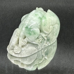 国宝級　糸魚川産最高級翡翠　精密彫刻貔貅 3枚目の画像