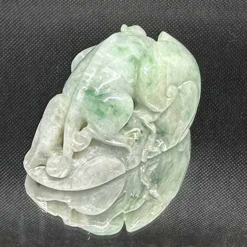 国宝級 糸魚川産最高級翡翠 精密彫刻貔貅 彫刻 ケンちゃんの天然石工房 