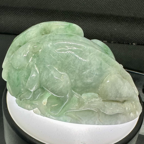 国宝級 糸魚川産最高級翡翠 精密彫刻貔貅 彫刻 ケンちゃんの 国宝級 糸魚川産最高級翡翠 精密彫刻貔貅 彫刻 ケンちゃんの