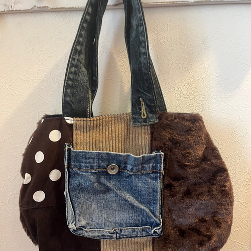 コロンとショルダーバッグ デニムリメイク モコモコ トートバッグ