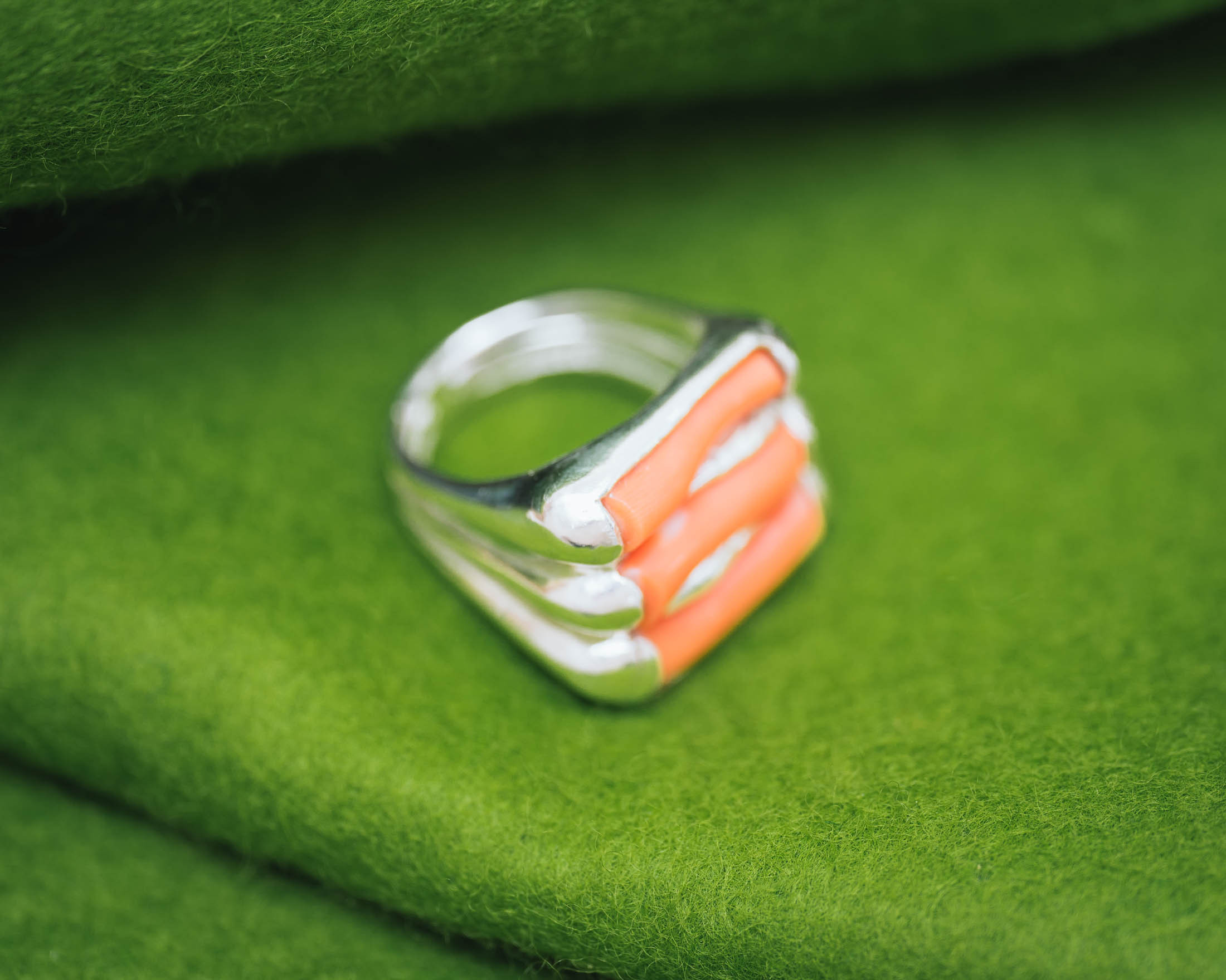 リング • シルバー + 赤サンゴ（一点物）