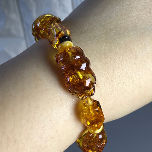 天然琥珀蜜蠟精雕熊手串 Amber 琥珀コハク熊 アンバー ベアの