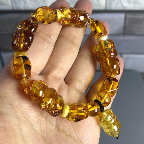 Amber 琥珀コハク熊 アンバー ベアのブレスレット ブレスレット Like