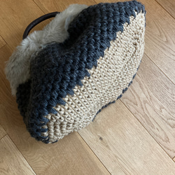 毛糸のファー付きバッグ ❃ブラック❃ 3枚目の画像