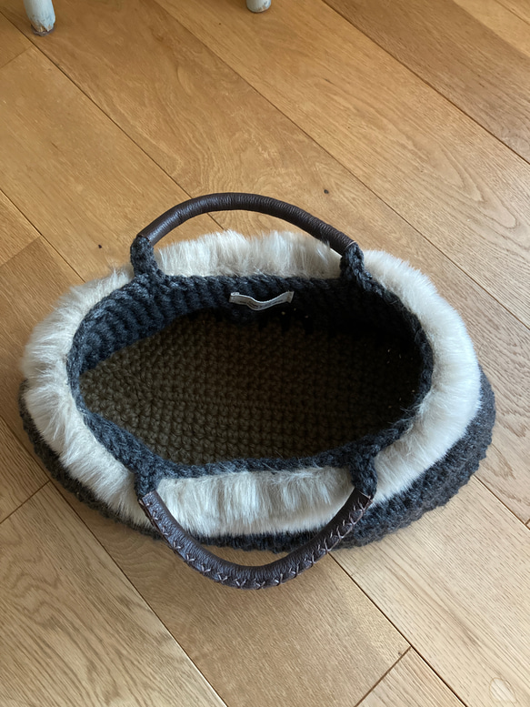 毛糸のファー付きバッグ ❃ブラック❃ 4枚目の画像