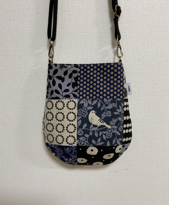 受注制作】しずく型ポシェット パッチワーク モノトーン ショルダー