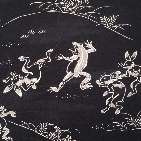 鳥獣戯画と総絞り　遊び心ある正絹のメンズリバーシブルマフラー 8枚目の画像