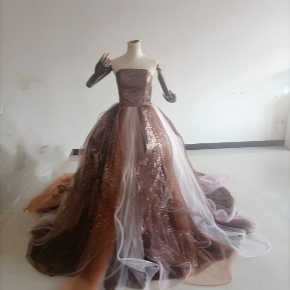 ブラウン 茶色 輝きな光彩を放つ キラキラチュールカラードレス 可愛い  