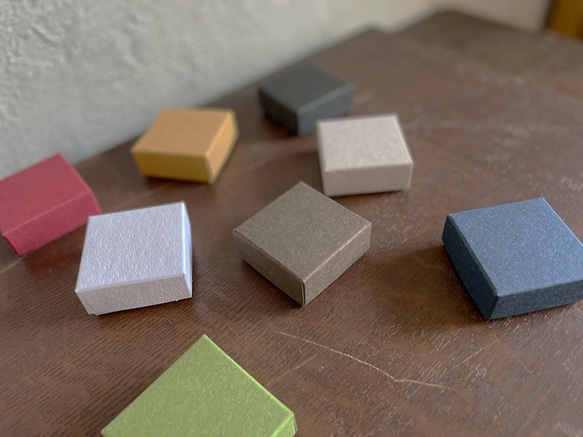 かぶせ型BOX 正方形ミニサイズ 5cm×5cm　再生紙　ナチュラル　10個　紙箱 1枚目の画像