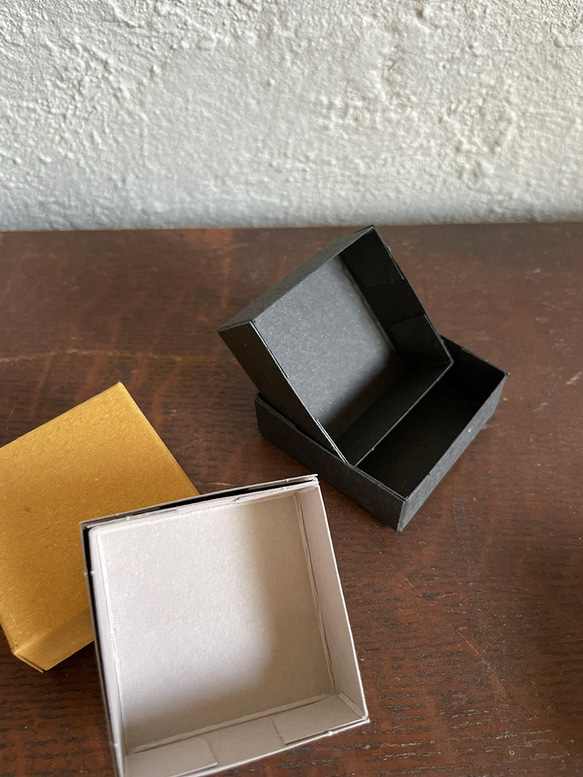 かぶせ型BOX 正方形ミニサイズ 5cm×5cm　再生紙　ナチュラル　10個　紙箱 6枚目の画像