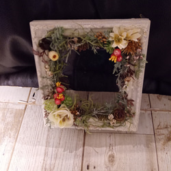 お花とスパニッシュモスのフレーム飾り＾＾お正月のプリントつき＾＾外せます＾＾ 8枚目の画像
