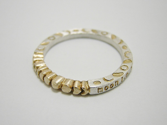 moon i.e. tsuki i.e. luck　K5gold + silver925　サイズにより価格が異なります
