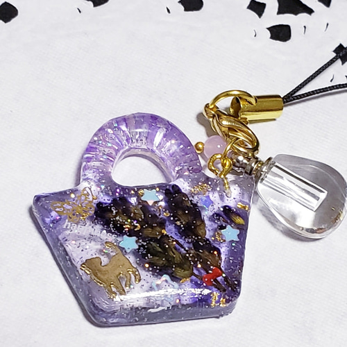 アロマボトル付きストラップ 【ラベンダー畑のネコちゃん】 その他携帯