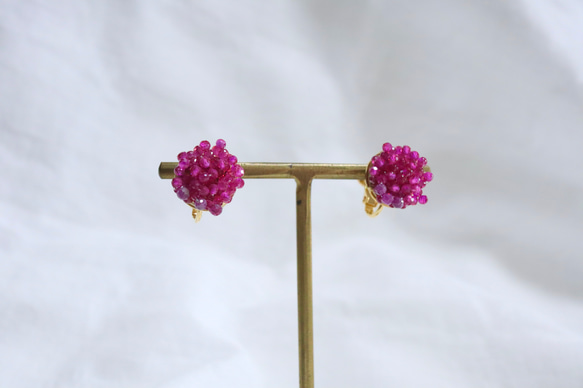 シンセティックルビー　花の耳飾り 9枚目の画像
