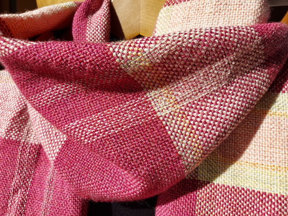 手織り　ウールとシルクのやさしいマフラー　作品2240 5枚目の画像