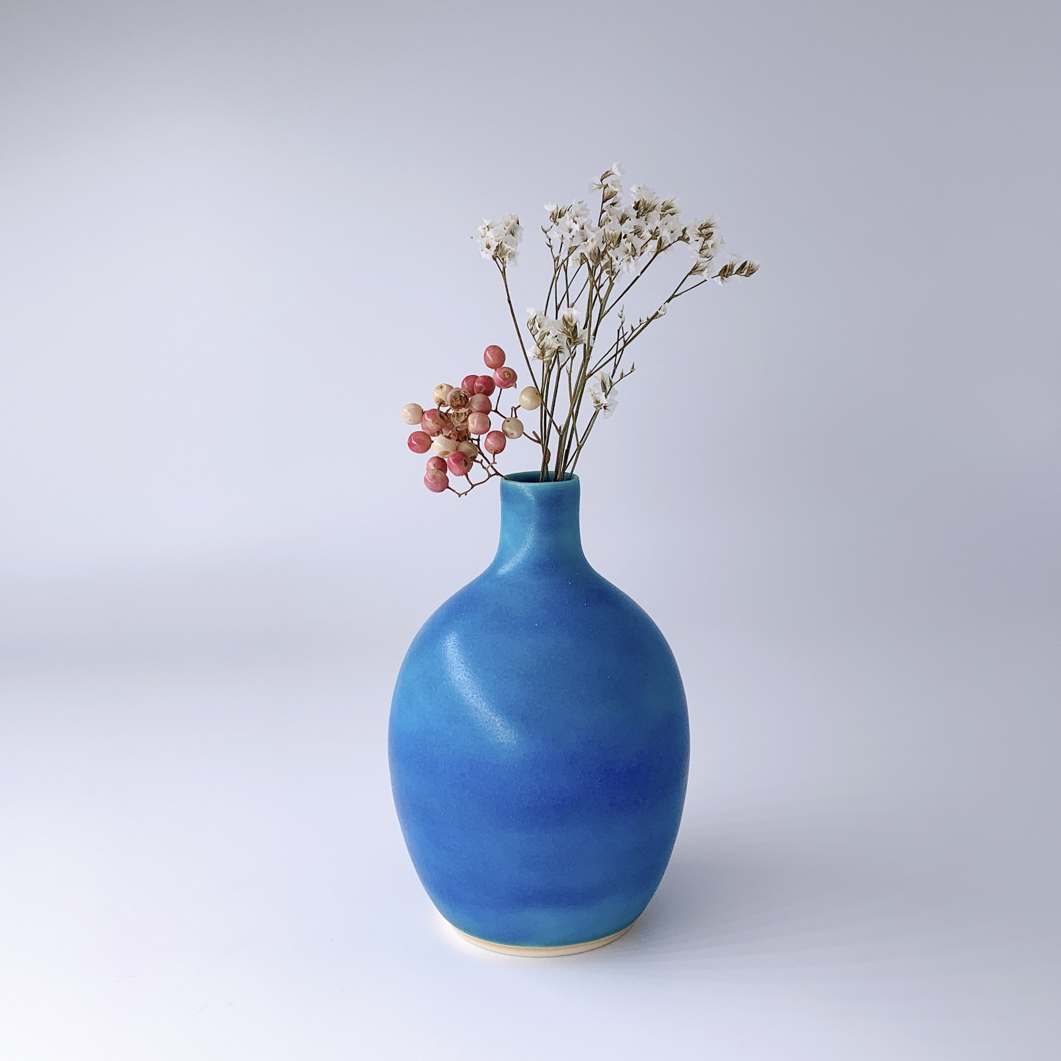 青灰色の葉模様の陶器花瓶 フラワ