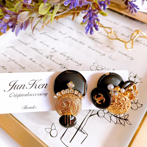 アンティークボタンのピアス ピアス（その他） OHI♡handmade 通販 