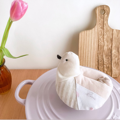 小鳥の鍋つかみ＊パッチワーク チューリップピンク 鍋つかみ あかりや