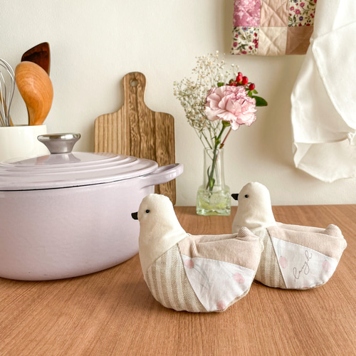 小鳥の鍋つかみ＊パッチワーク チューリップピンク 鍋つかみ あかりや