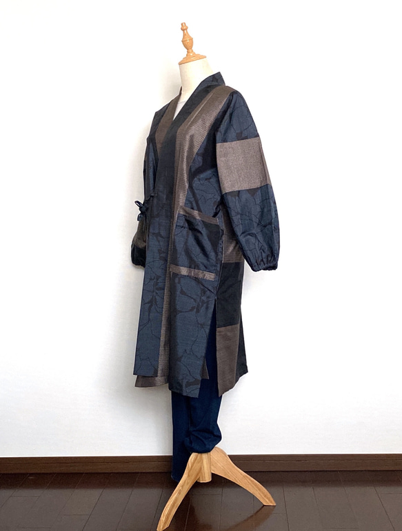大島紬で作務衣風ロングコート　送料無料【着物リメイク】 3枚目の画像