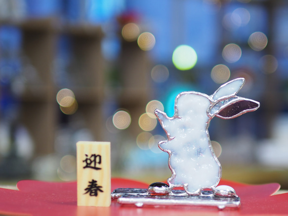 ジャン・ハガラ 少女とうさぎの人形 ヴィンテージ ステンドグラス レスリー 干支シリーズ「卯」ステンドグラス、うさぎ その他インテリア