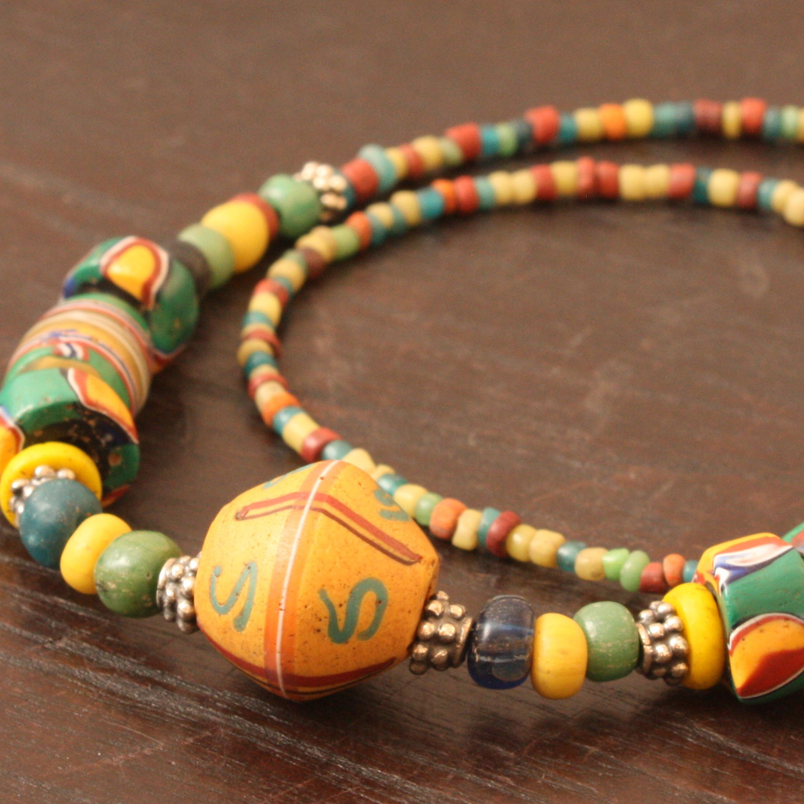 とんぼ玉 アンティーク ヴェネチアン ファンシー イエローキングビーズ　ネックレス