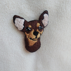 【受注製作】ミニピンの刺繍ブローチ　ミニチュア・ピンシャー　犬 4枚目の画像