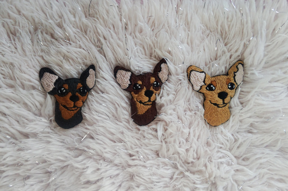 【受注製作】ミニピンの刺繍ブローチ　ミニチュア・ピンシャー　犬 5枚目の画像