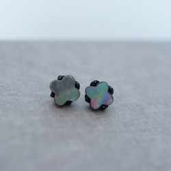 puchipuchi bijou pierce ブラックフラワー 2枚目の画像