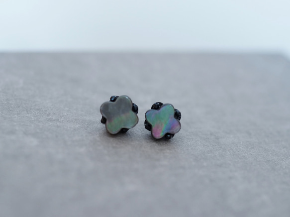 puchipuchi bijou pierce ブラックフラワー 2枚目の画像