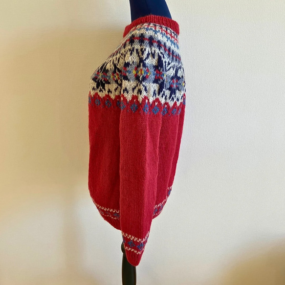 レディースサイズのヨーク編みセーター(赤) 4枚目の画像