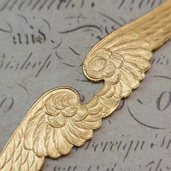 BEHOLD− 翼 真鍮製 1個 羽根 天使 アメリカ製 スタンピング ヴィンテージ風 3枚目の画像