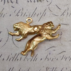 BEHOLD− ライオン 左向き 4個 真鍮製 獅子 アメリカ製 スタンピング ヴィンテージ風 3枚目の画像
