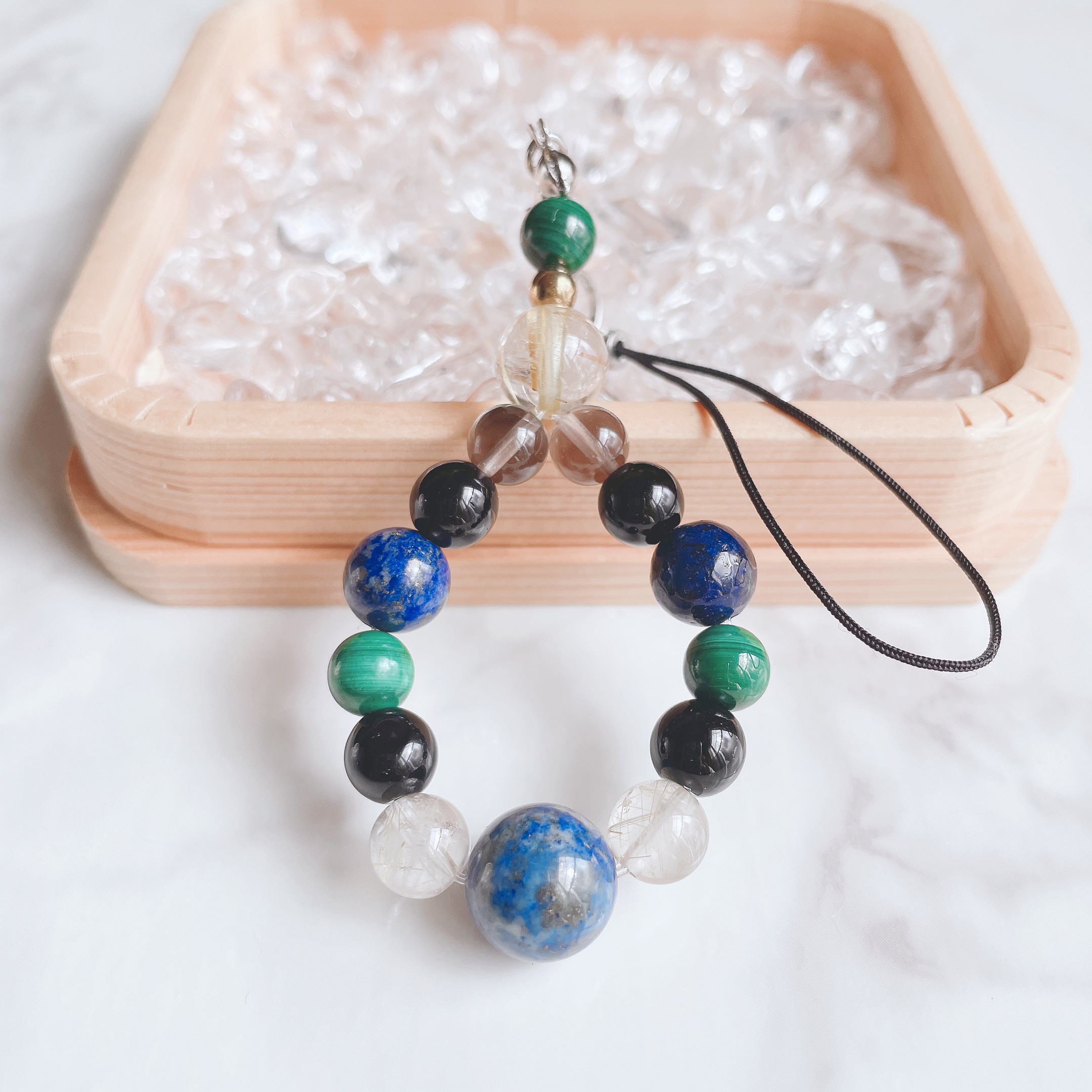 ✦大厄から身を守り、幸運を呼び寄せる ラピスラズリ・ルチルクォーツ・モリオン 天然石ストラップ No536S