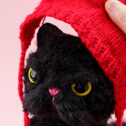 creema限定。年末〜新年限定1匹限りのプレミアムネコのあみぐるみ。猫頭巾を被った招き猫のまめ助。 4枚目の画像
