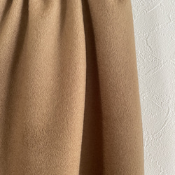 カシミヤ混ウールのフレアスカート(キャメルブラウン) 4枚目の画像