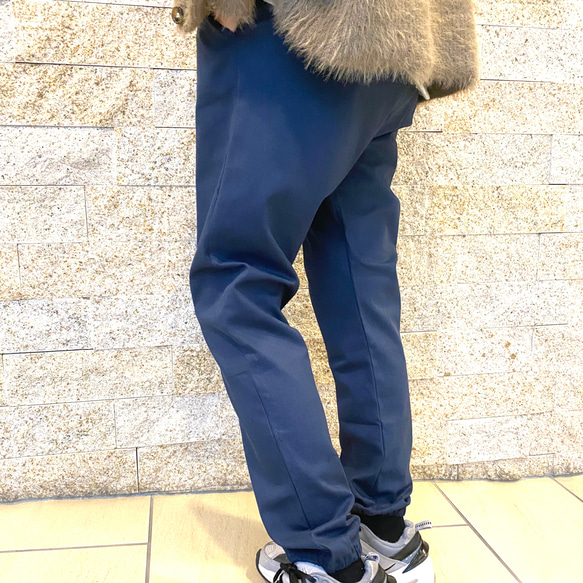 ストレッチ素材ゆったり楽ちんもんぺパンツ　ネイビー 4枚目の画像