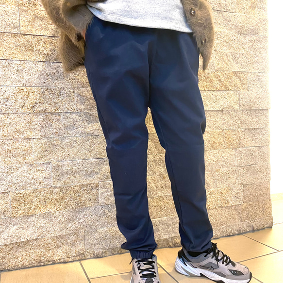 ストレッチ素材ゆったり楽ちんもんぺパンツ　ネイビー 2枚目の画像