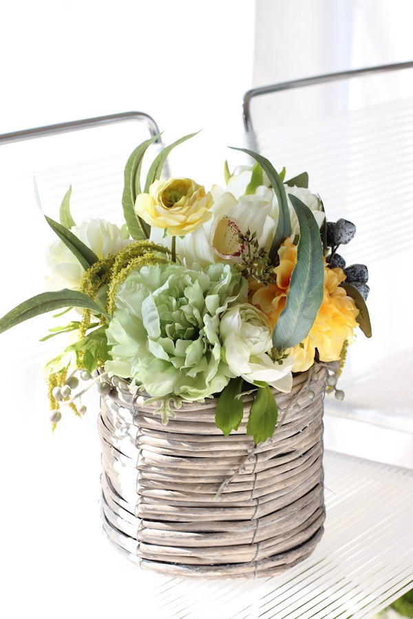 イエローのアレンジメント　”Anna"  Round Arrangement (L)