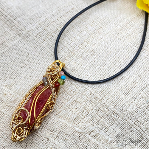 ワイヤーアクセサリー】オレンジサファイアのペンダントトップ【一点