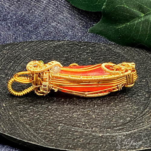 ワイヤーアクセサリー】オレンジサファイアのペンダントトップ【一点