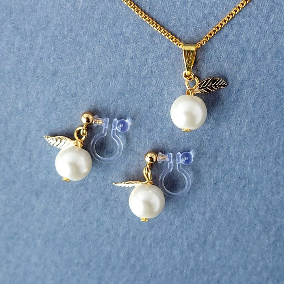 Creema限定新春福袋〈梅〉パールな果実のペンダント＆ピアス・イヤリング　2点セット 4,250円