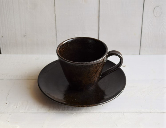黒褐釉コーヒーカップ（小皿タイプソーサー付き） 1枚目の画像