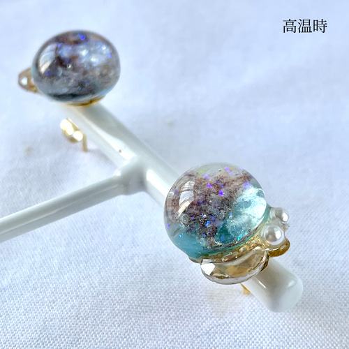 色が変わる魔法のピアス/イヤリング ٭❀* 温度で変化 煌めく小さな宇宙