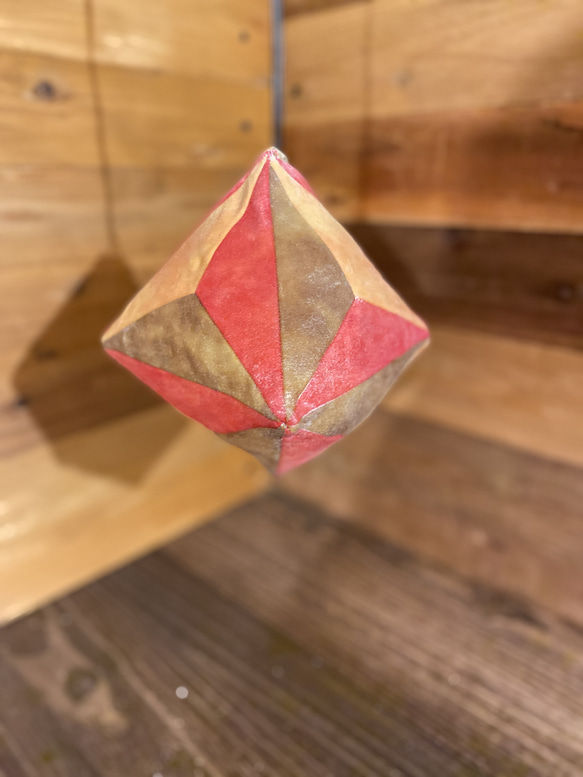 幾何学ランプ -3方8面体- 赤×黄×茶 3枚目の画像