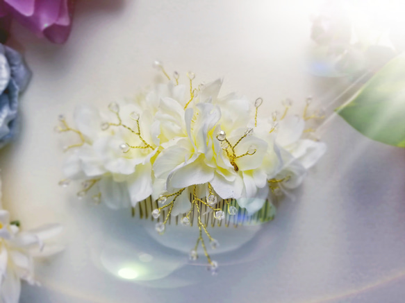 クリームホワイトの花髪飾り 1枚目の画像