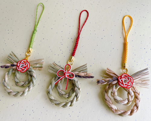 天然稲藁のミニしめ縄 キーホルダー 携帯ストラップ 咲結 ❀emi musbi