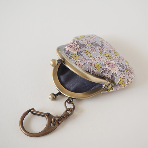 □リバティープリントのミニがま口キーホルダー / ジュディ□ chloe  