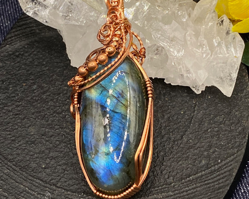 コッパー99,9】【ワイヤーアクセサリー】ラブラドライトのペンダント